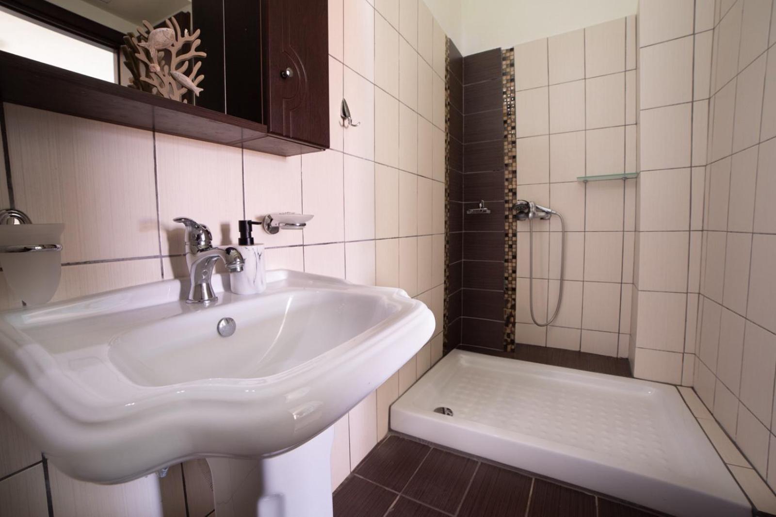 Goldenhill Studios&Apartments Скиатос Екстериор снимка